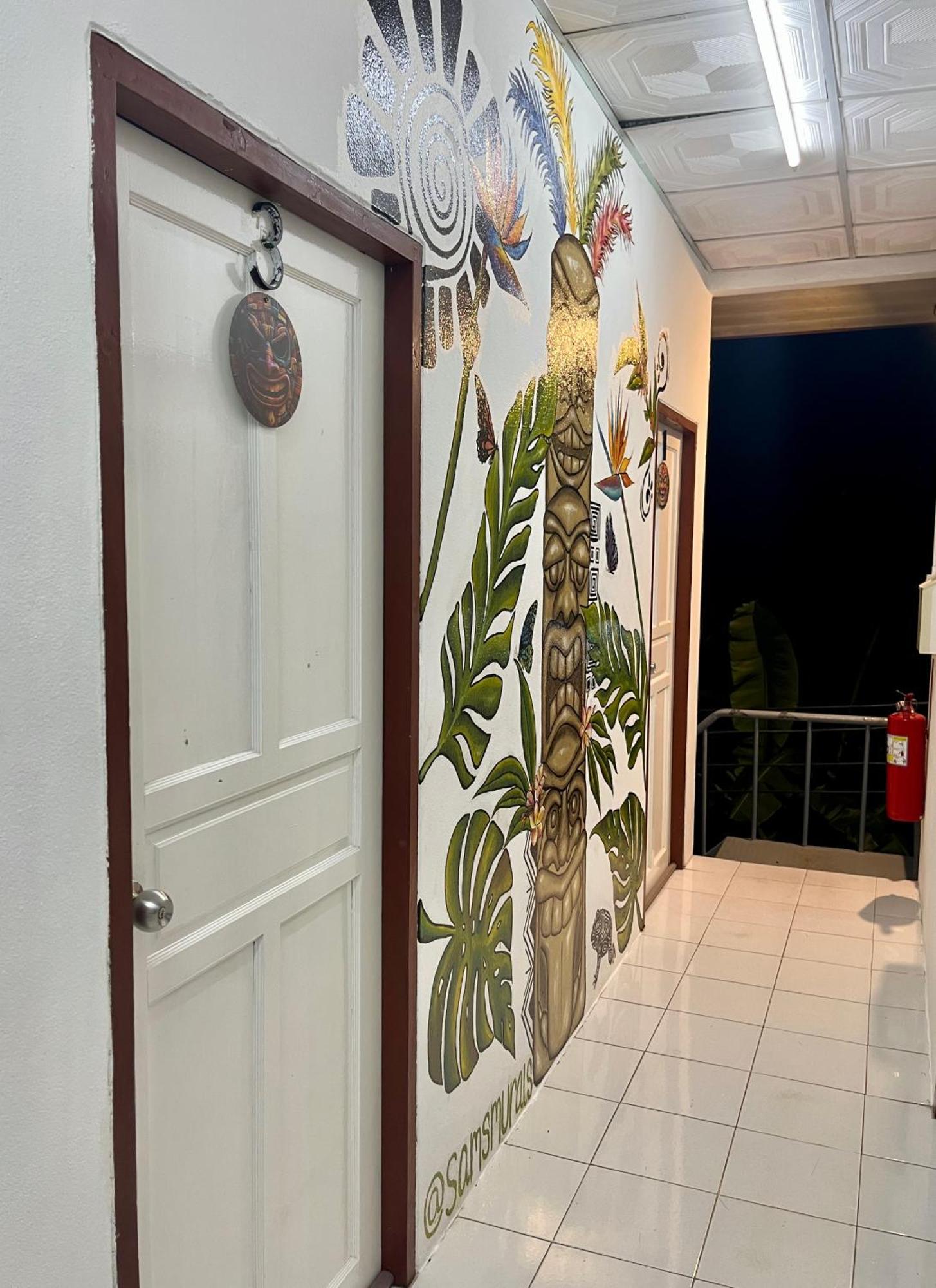 Tiki Tribe Bar & Hostel Tau-sziget Kültér fotó